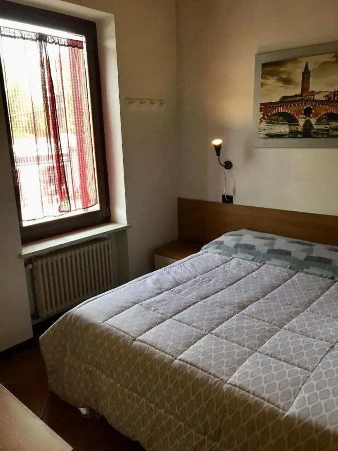 Casa Verona 0*,